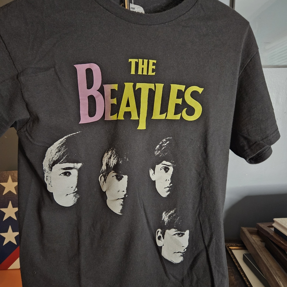 Apple Black Beatles Faces Tee